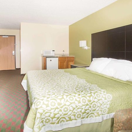 Days Inn By Wyndham Lexington Ne Eksteriør billede