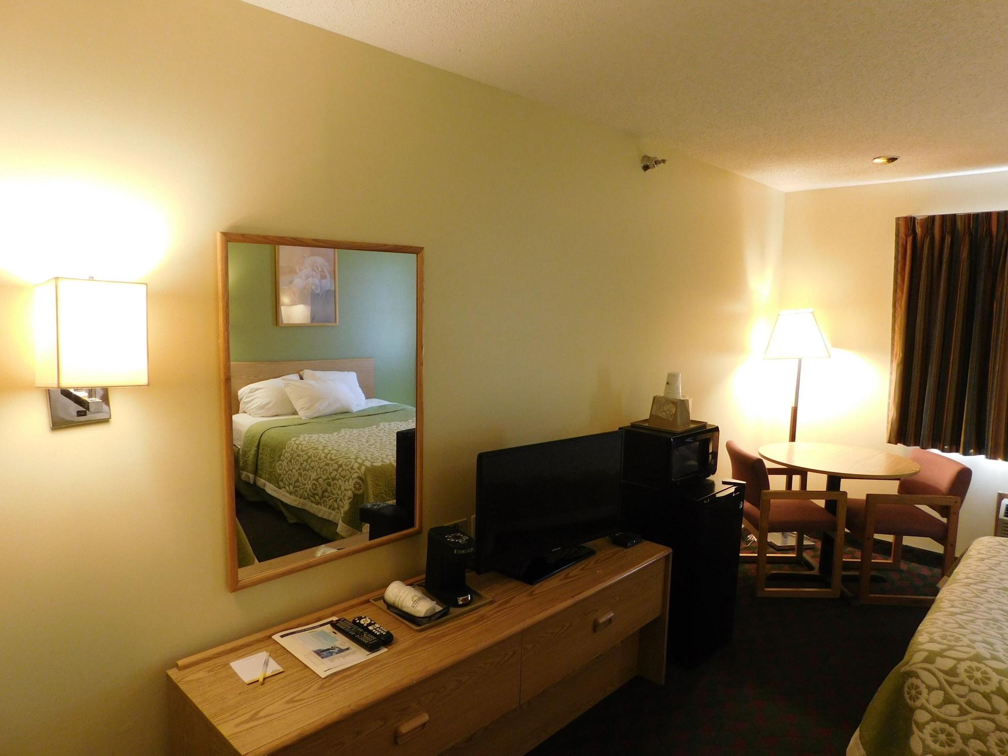 Days Inn By Wyndham Lexington Ne Eksteriør billede
