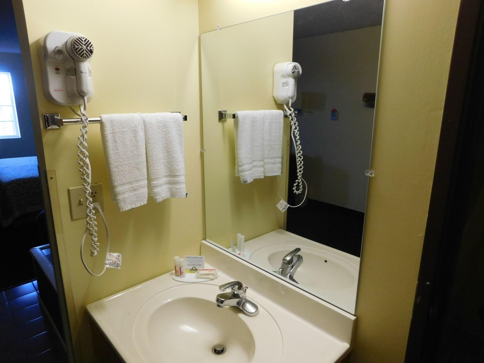 Days Inn By Wyndham Lexington Ne Eksteriør billede