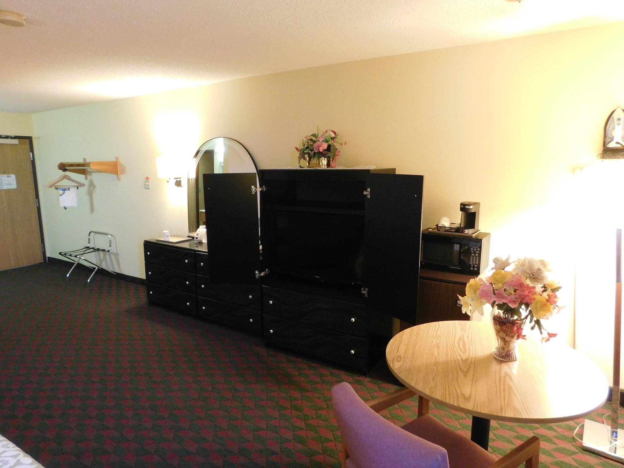 Days Inn By Wyndham Lexington Ne Eksteriør billede
