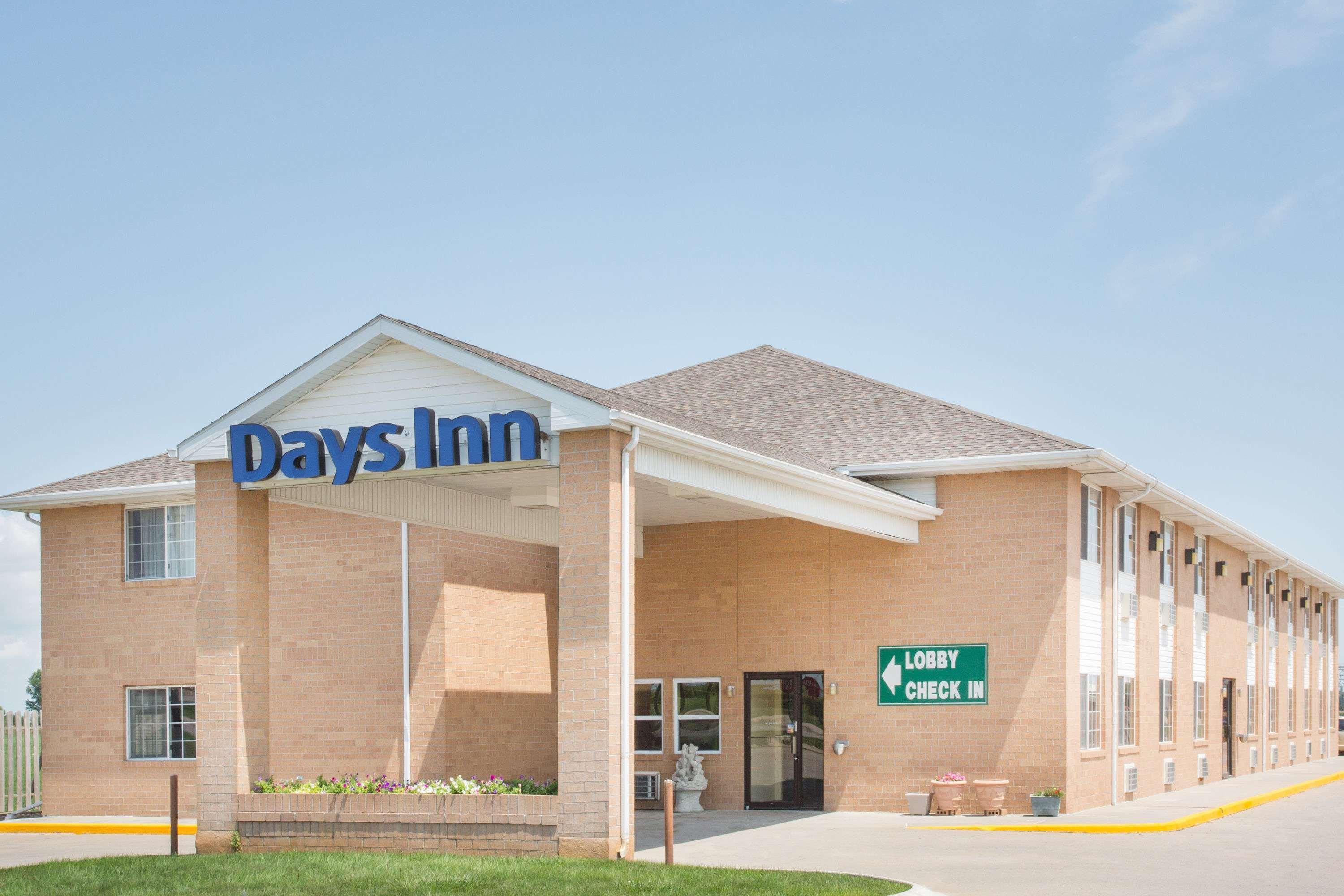 Days Inn By Wyndham Lexington Ne Eksteriør billede