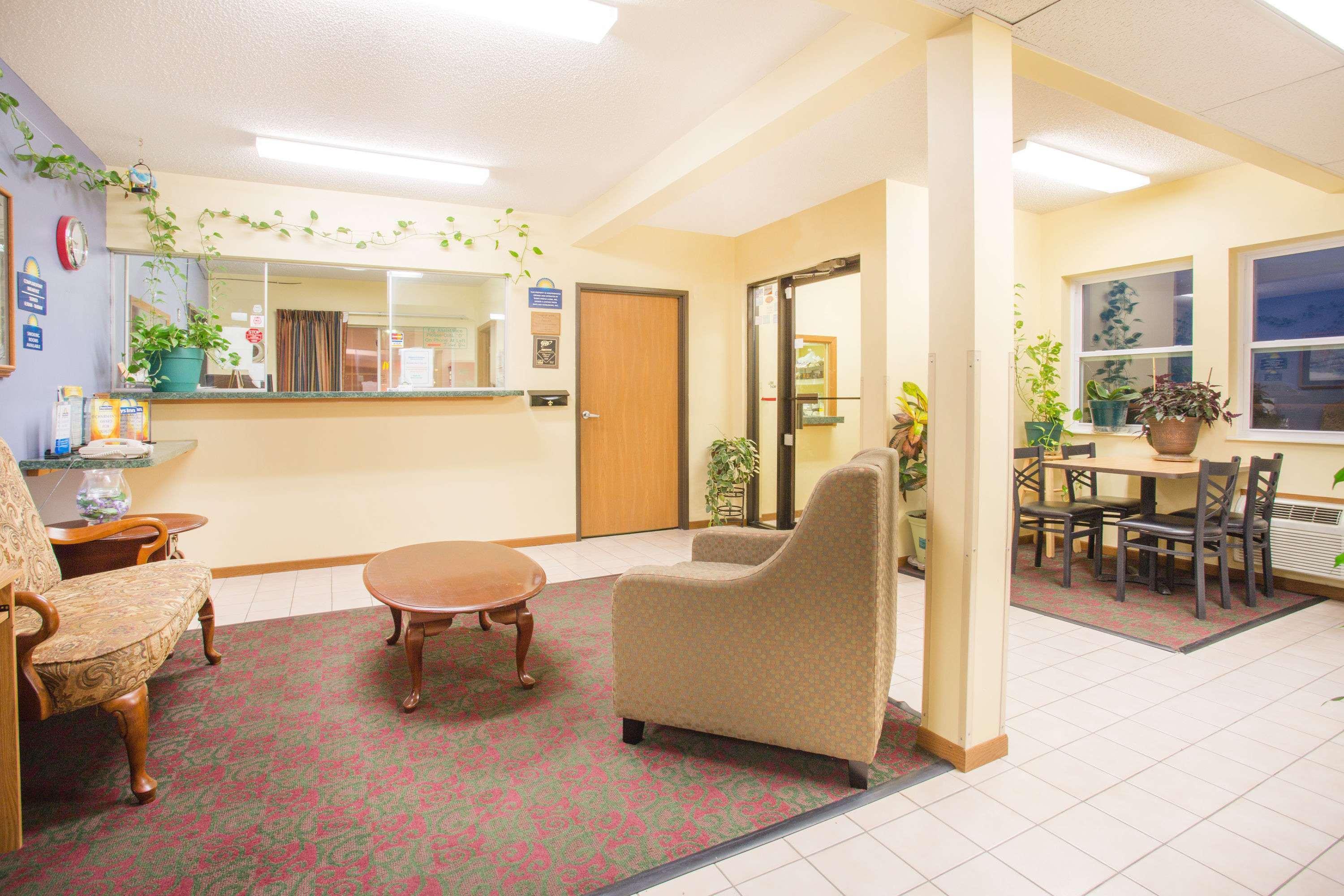 Days Inn By Wyndham Lexington Ne Eksteriør billede