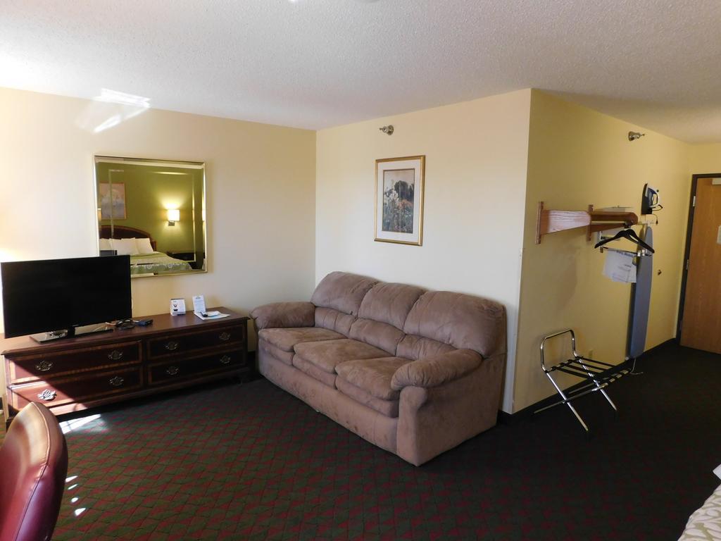 Days Inn By Wyndham Lexington Ne Eksteriør billede