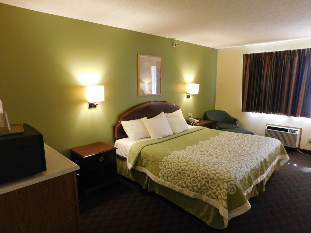 Days Inn By Wyndham Lexington Ne Eksteriør billede