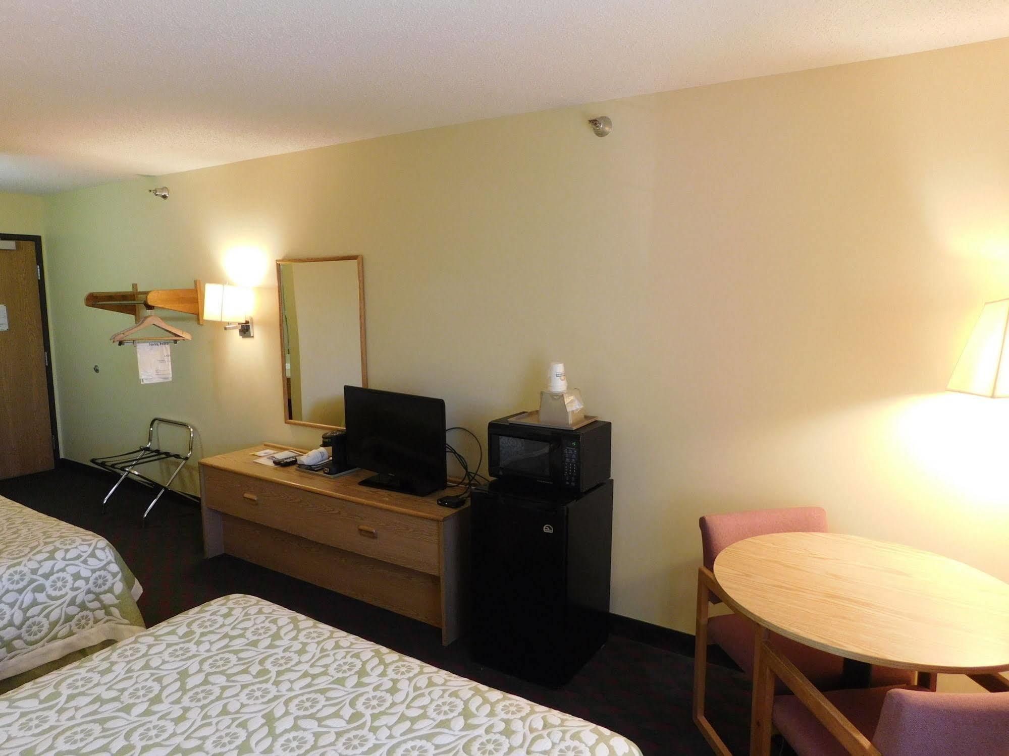 Days Inn By Wyndham Lexington Ne Eksteriør billede