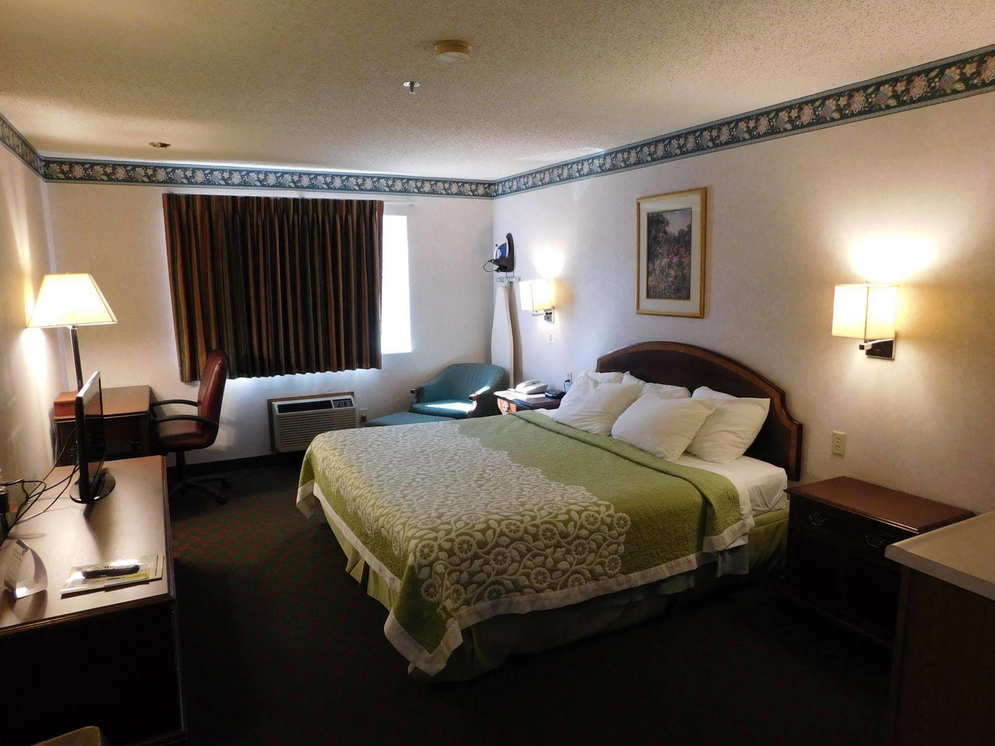 Days Inn By Wyndham Lexington Ne Eksteriør billede