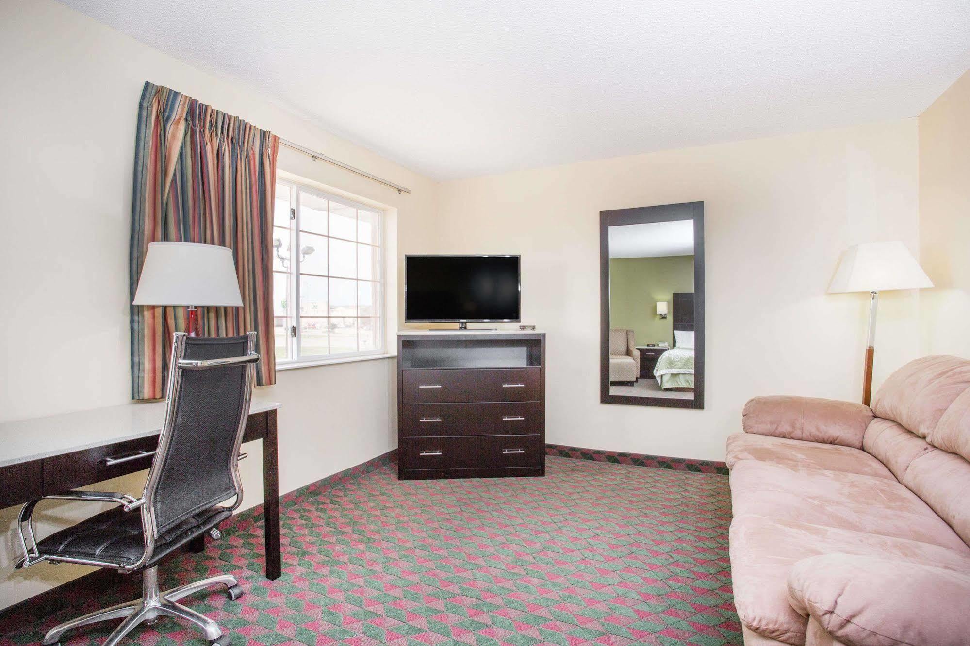 Days Inn By Wyndham Lexington Ne Eksteriør billede