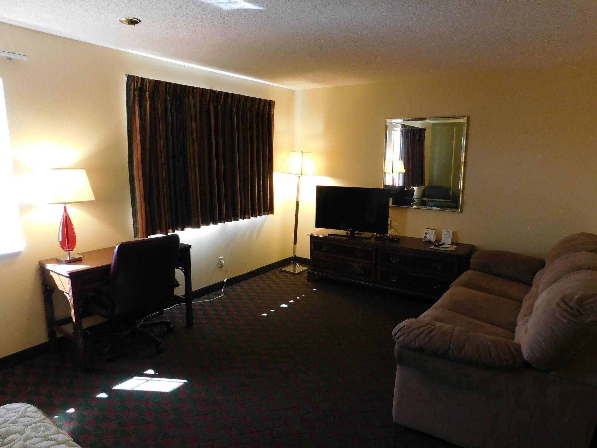 Days Inn By Wyndham Lexington Ne Eksteriør billede